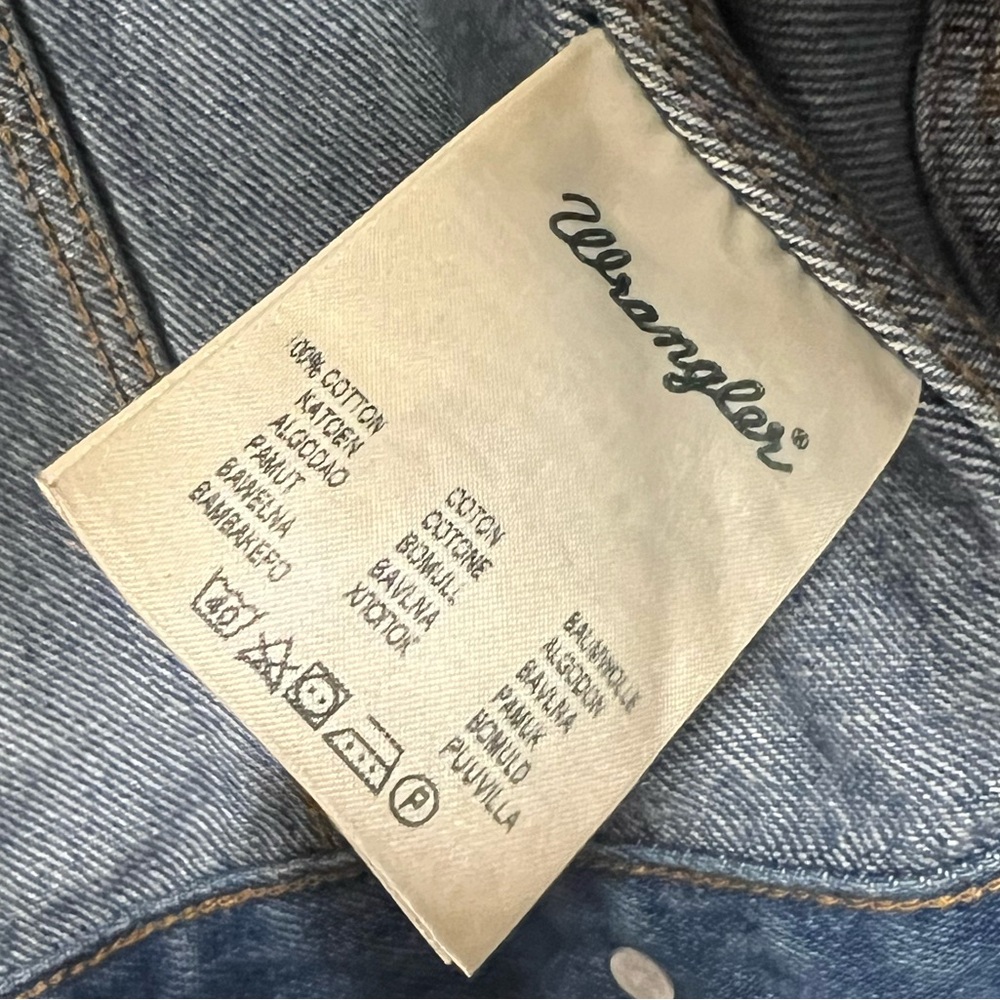 Wrangler Classic Blue Jean Cropped Jacket - Picture 5 of 7